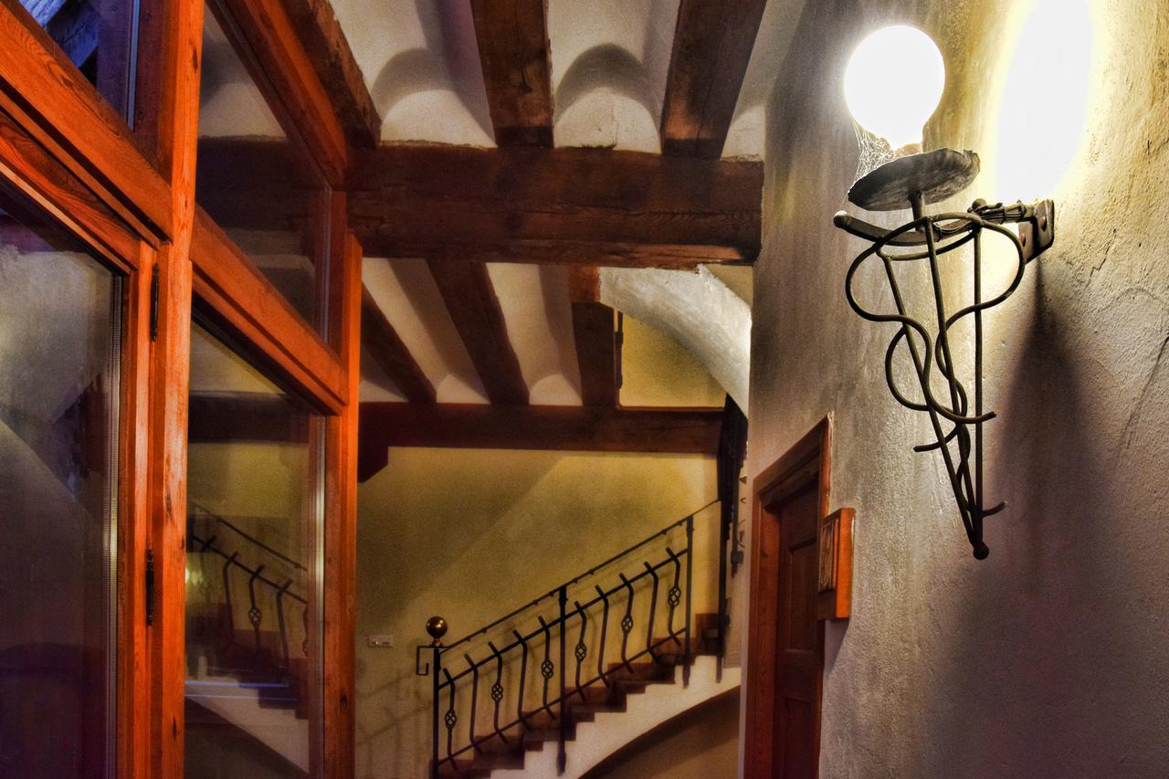 Real Posada De La Mesta Molinos de Duero Luaran gambar