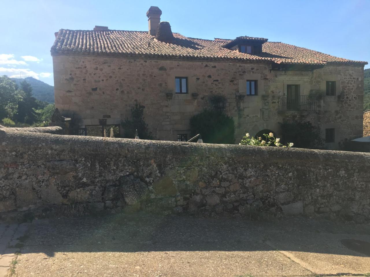 Real Posada De La Mesta Molinos de Duero Luaran gambar